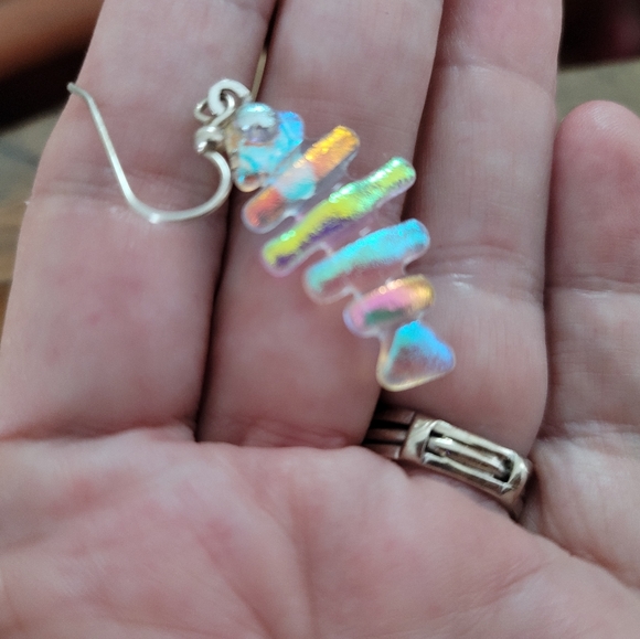 Beautiful dichroic glass bonefish earrings - Picture 4 of 6